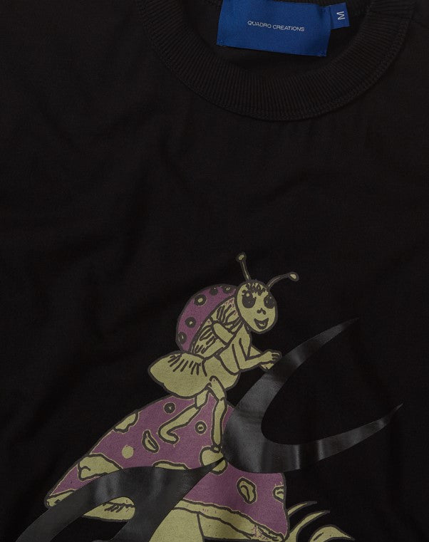 CAMISETA QC JOANINHA BOXY PRETO