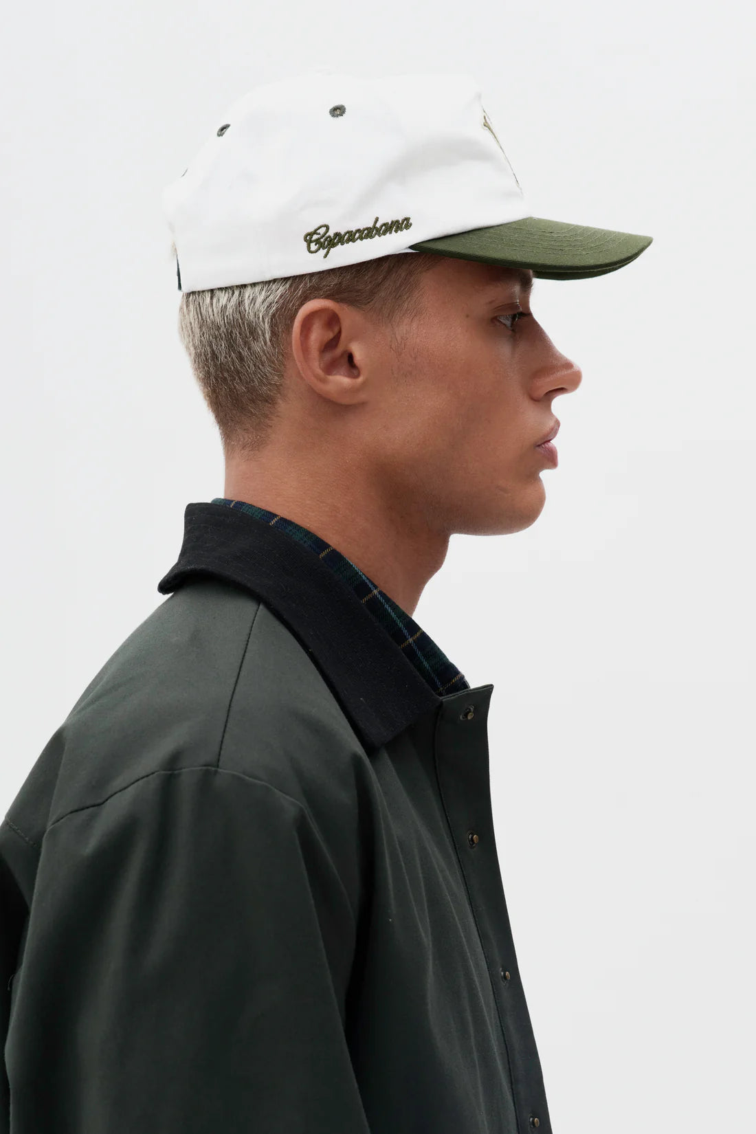 Boné Yankee - Off White e Verde