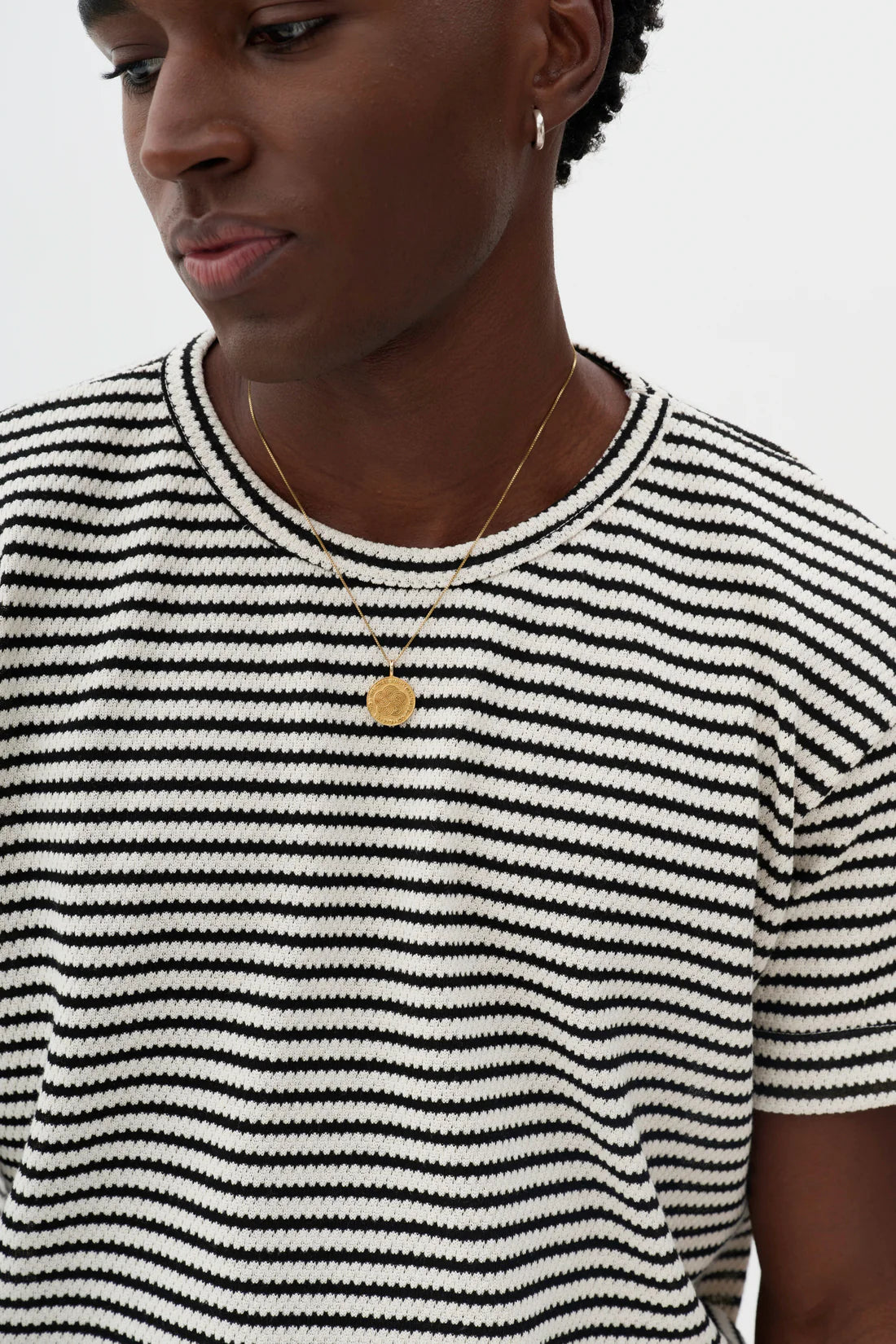 T-shirt Tricô Listrada - Preto e Off White