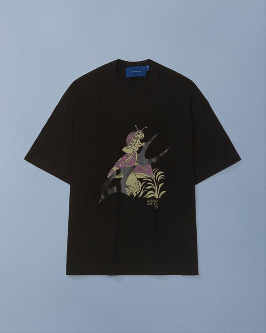 CAMISETA QC JOANINHA BOXY PRETO