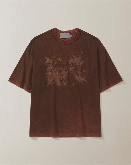 CAMISETA QC PARTÍCULAS BOXY STONED MARROM