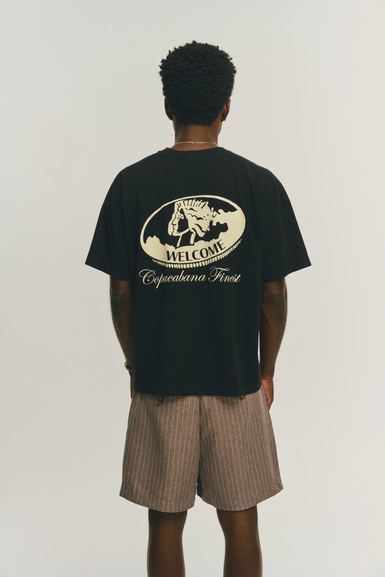 Bermuda Alfaiataria Dupla Prega - Risca de Giz Marrom Tobacco