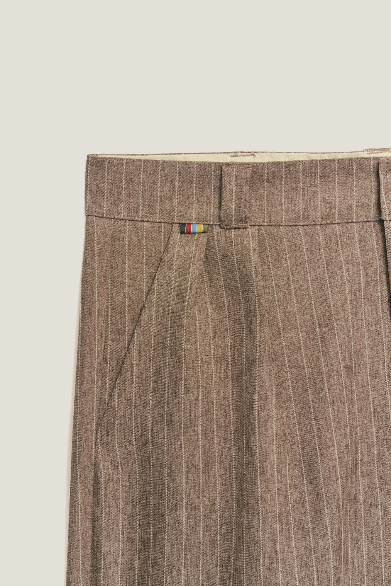 Bermuda Alfaiataria Dupla Prega - Risca de Giz Marrom Tobacco