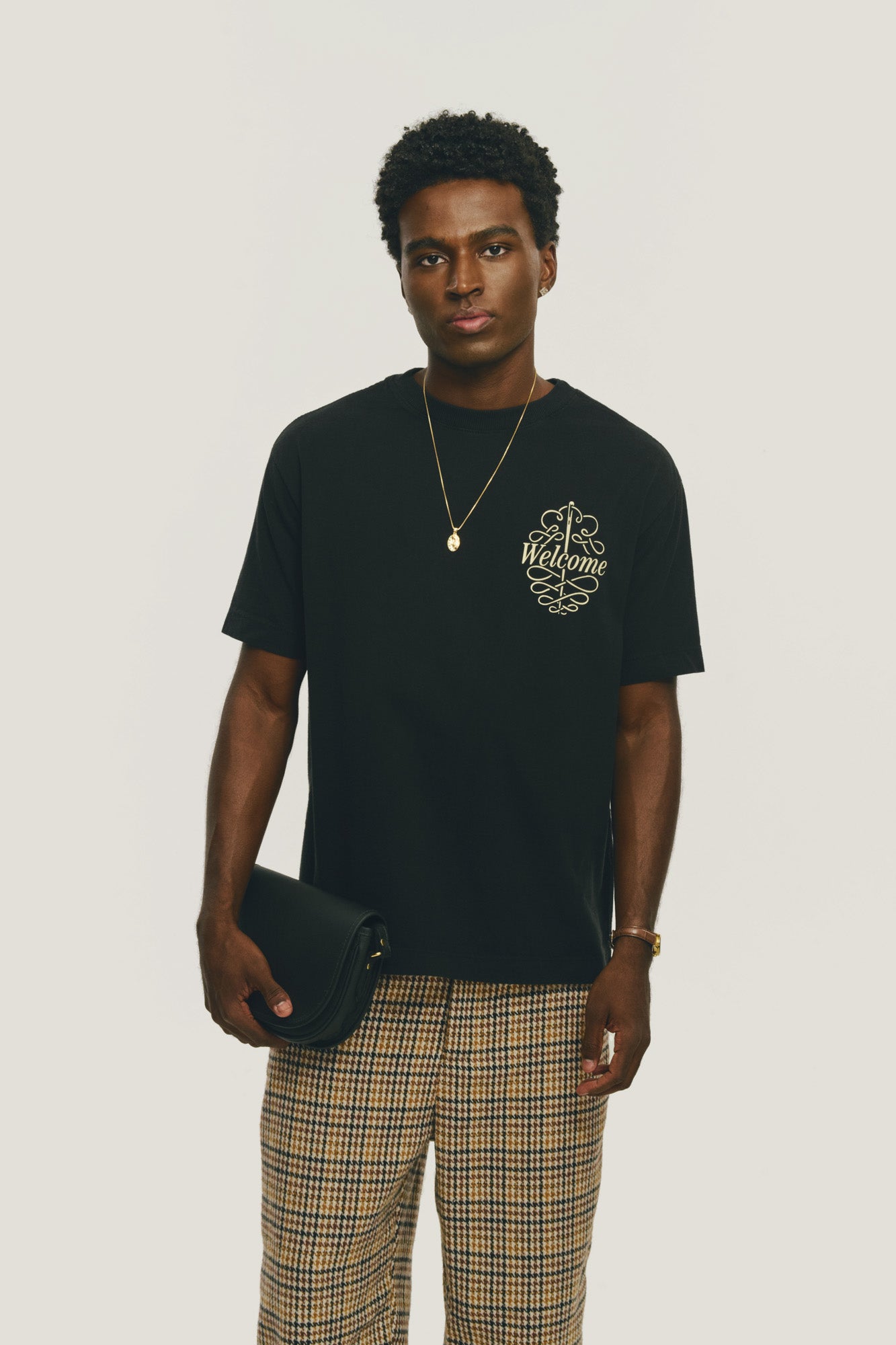 T-Shirt Regular Fit Needlework - Preta