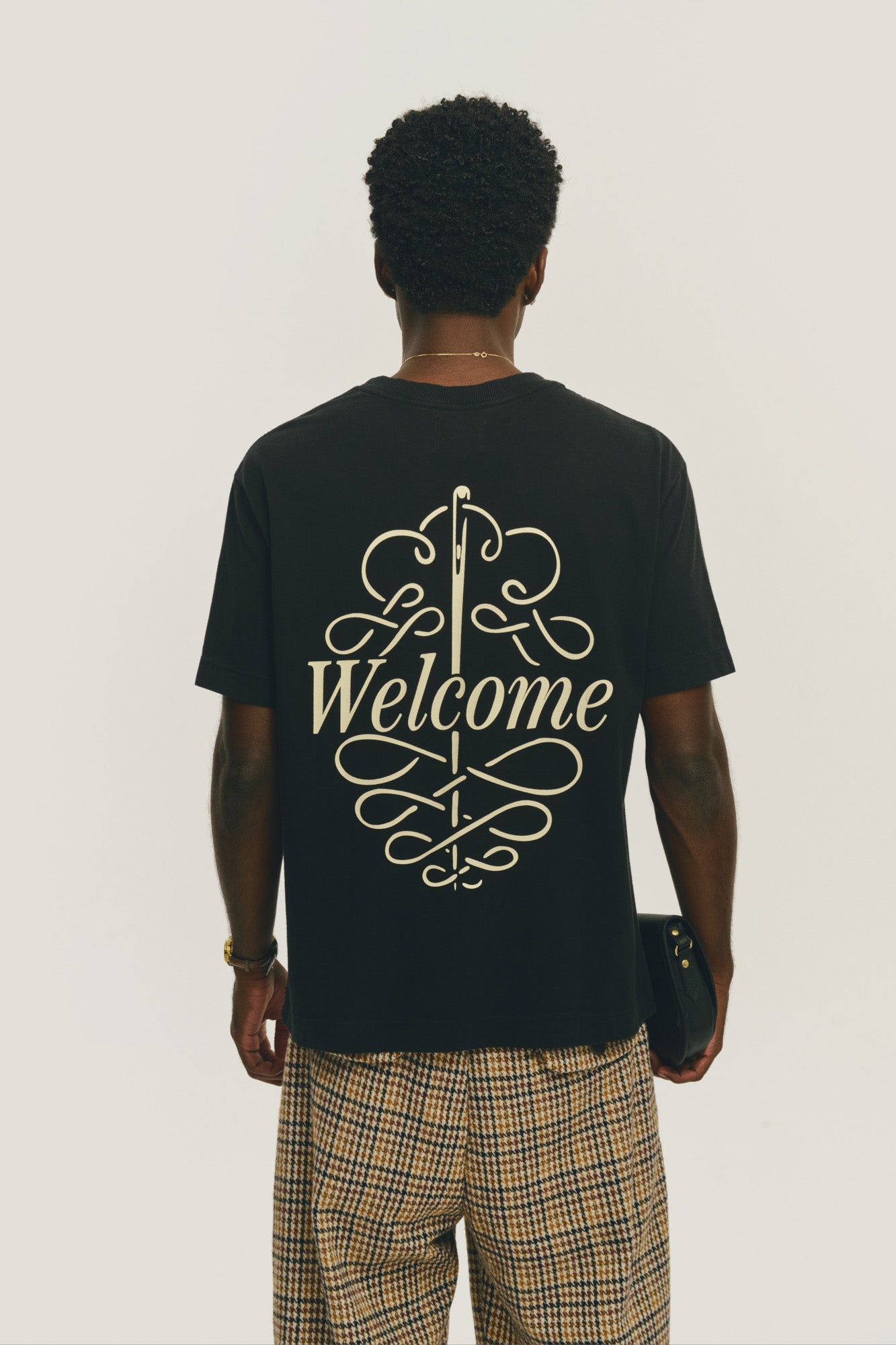 T-Shirt Regular Fit Needlework - Preta