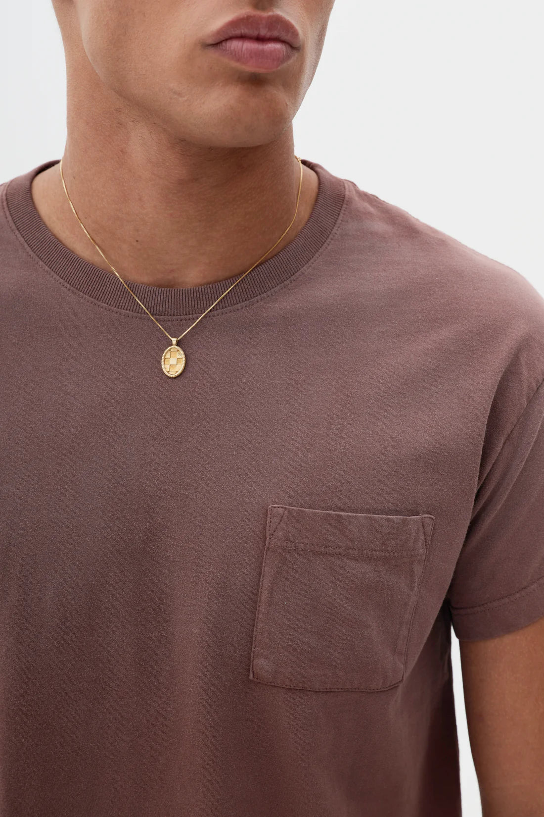 T-shirt Submariner com Bolso - Marrom Stoned